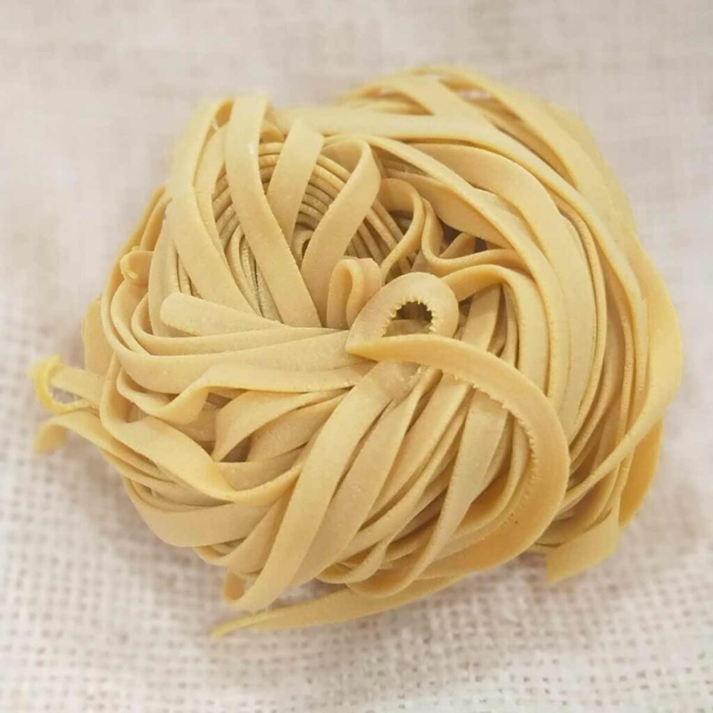 Nido Tagliatelle Trigo Cúrcuma DETARROS Pastas